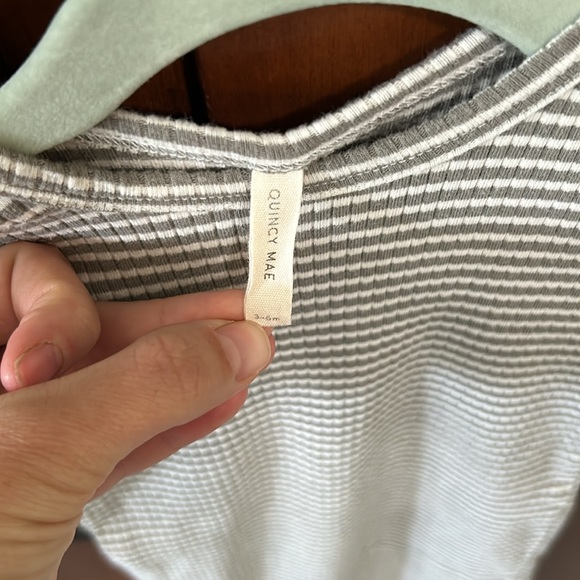 Quincy Mae Ribbed Knot Gown, 3-6 month - Picture 5 of 6